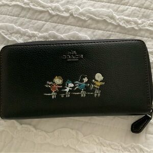 Coach Accordion Zip Around Long Wallet - peanuts, snoopy
